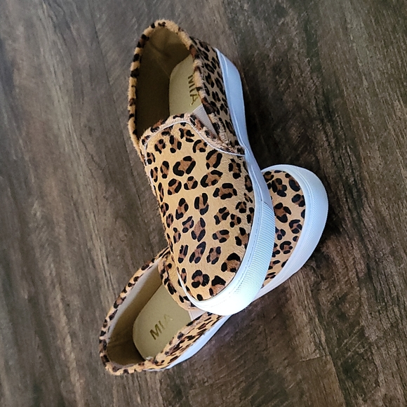 MIA Gracey leopard Sneakers - Picture 2 of 4